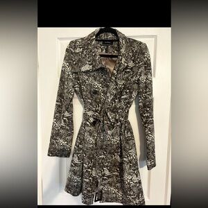 Ladies trench coat